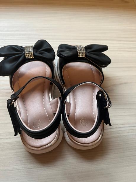 Sandálky 25, 25