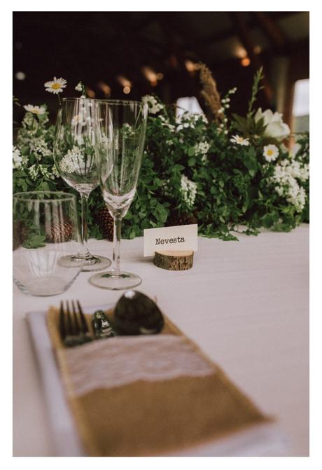 Svadobné doplnky- závoj a stojany,