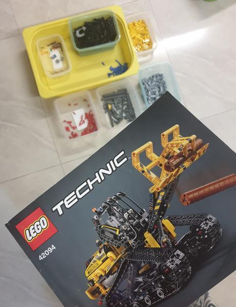 Lego technic 42094 - pásový nakladač  top stav, 
