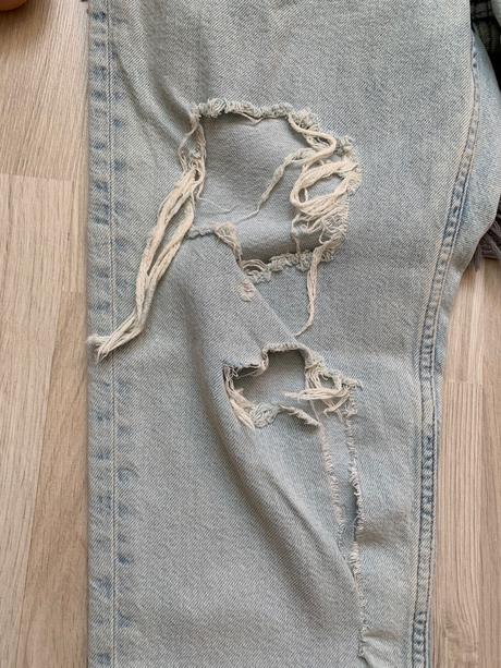 Roztrhane svetlomodre boyfriend rifle h&m, h&m,xs