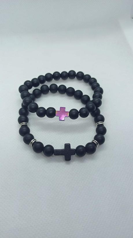 Minerálne, pletené náramky, amulety do auta na žel,