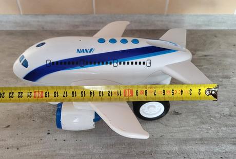 Lietadlo so zvukom a so svetlami,