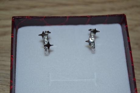 Elegantné strieborné naušničky s hviezdičkami, 