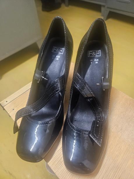 Čierne lakovky, f&f,38