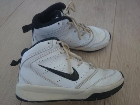 Celokožene tenisky, nike,28