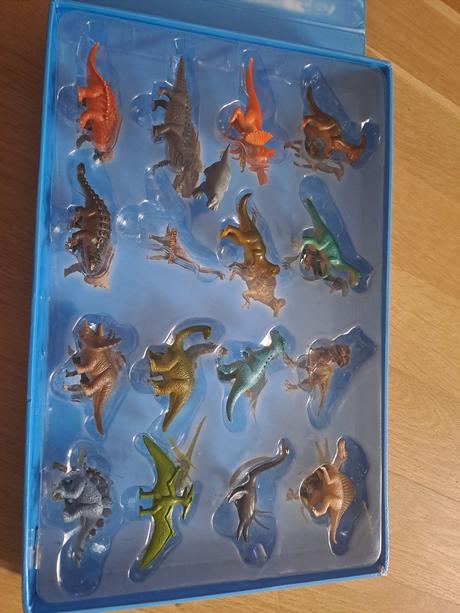 Dinosaury zberateľský box, 