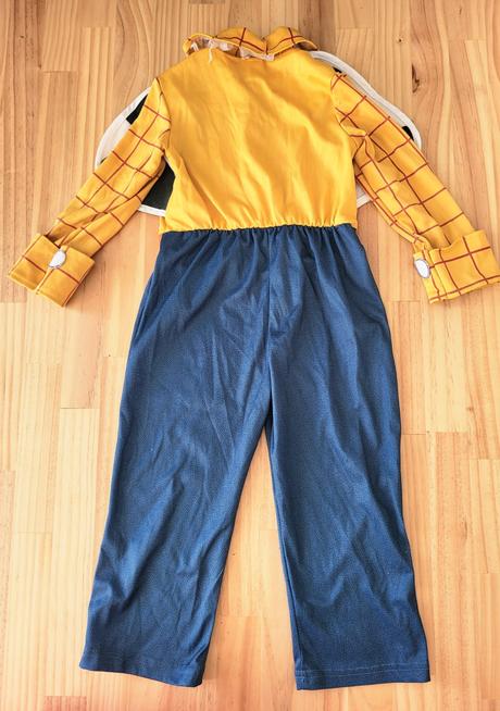 Kostým toy story na 3-4 roky,