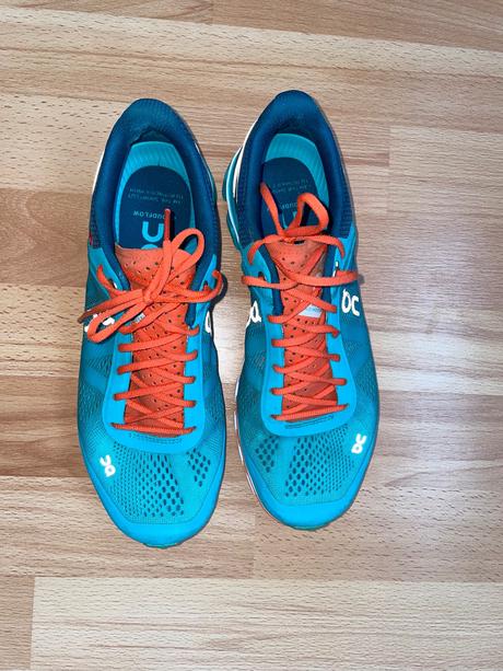 Tenisky on clouds, 38