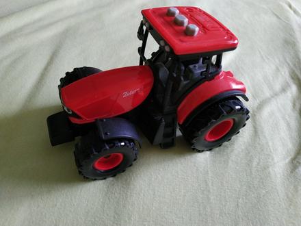 Traktor zetor,