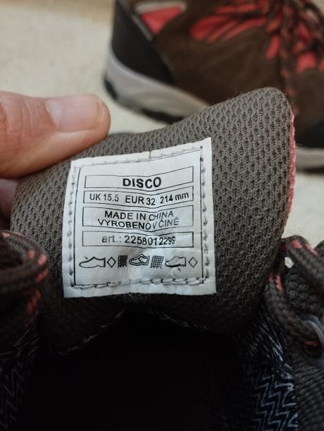 Ponúkam na predaj turistické topánky v 32, 32