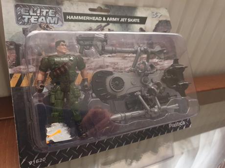 Hracka pre maleho vojaka,