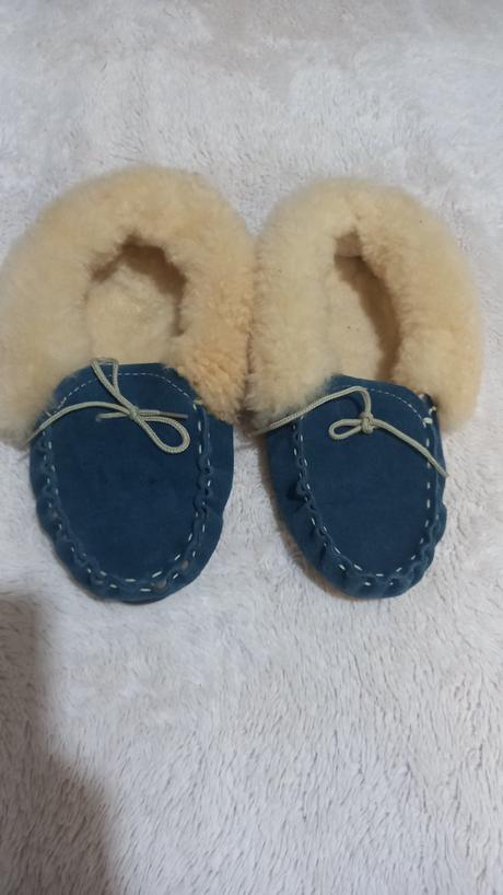 Kožušinove papuče, 39