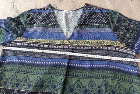 Modrozelené vzorované šaty, 48