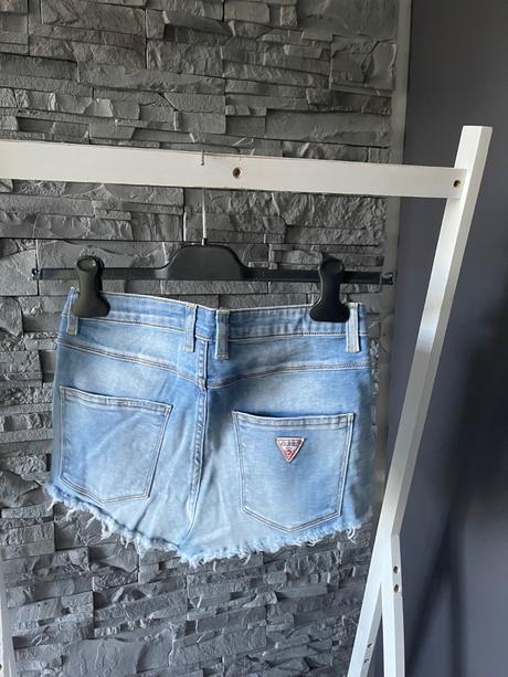 Guess v.25, guess,26