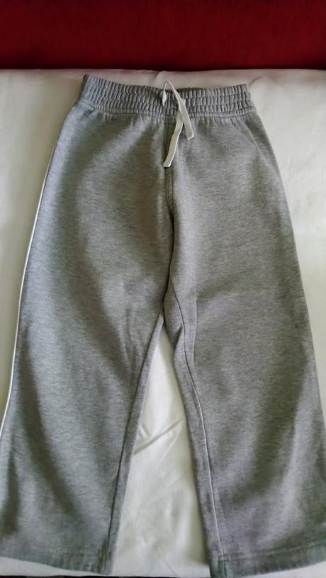 Balík chlapčenských vecí 122-128, 122–134