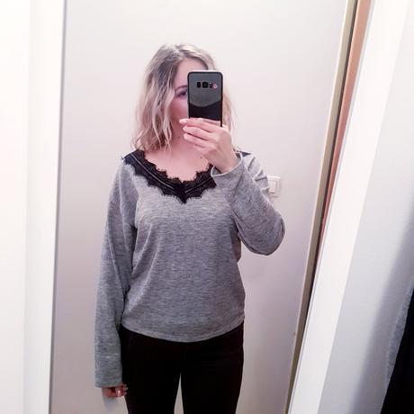 Sveter s cipkou, aj na chrbate, 