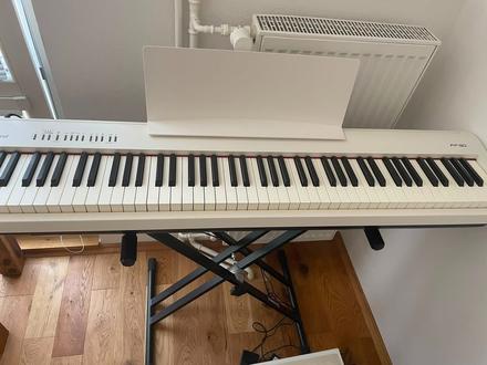 Kvalitné digitálne stage piano roland fp-30x,