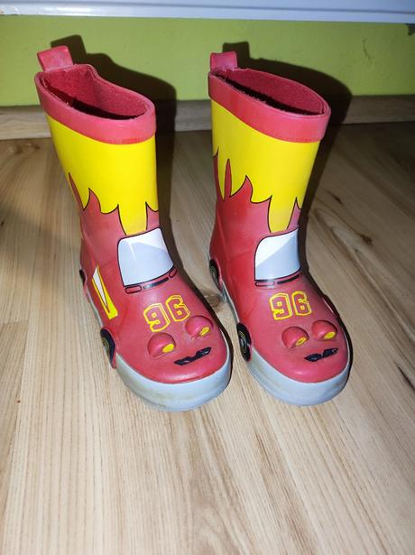 Gumáky pre chlapceka, 23