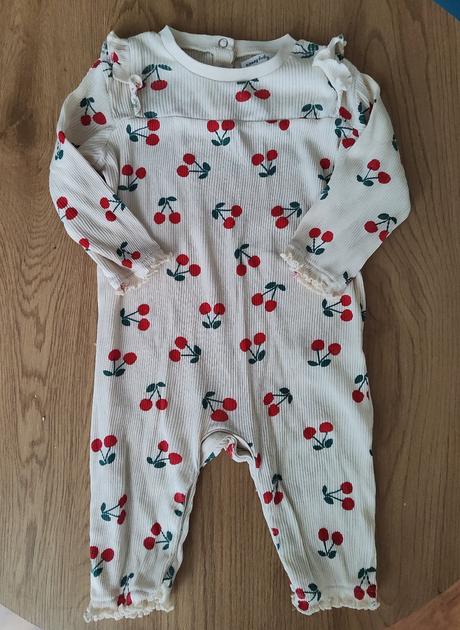 Overal s čerešňami, sinsay,74