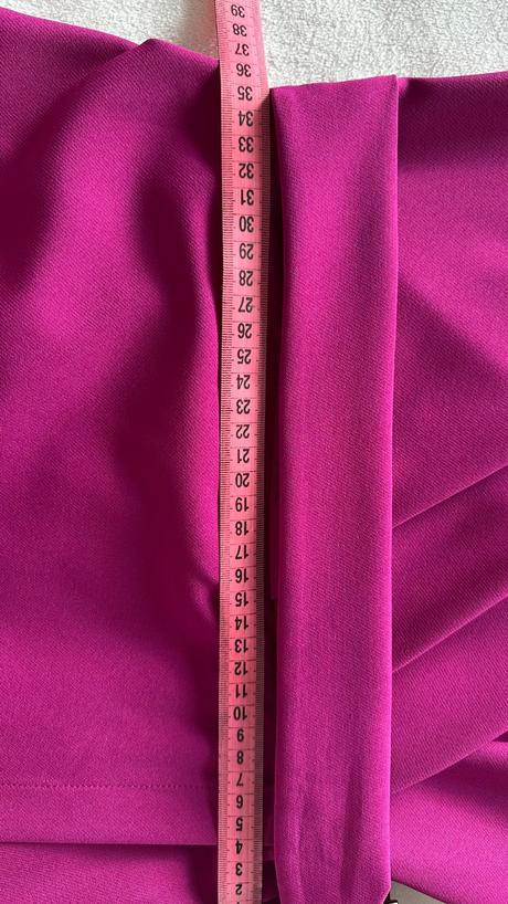 Fuksiové elegantné šaty, s