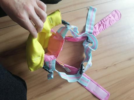 Nosic a autosedacka baby born, 