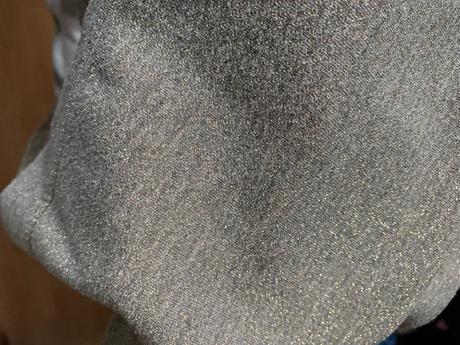 Trblietavé šaty, 128