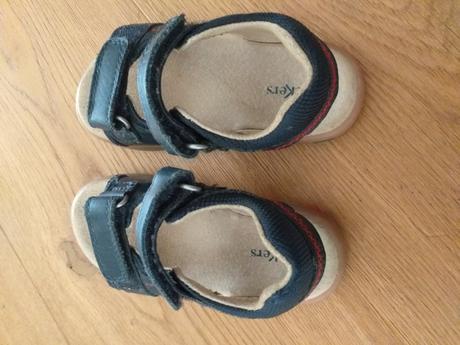 Kožené sandále, kickers,25