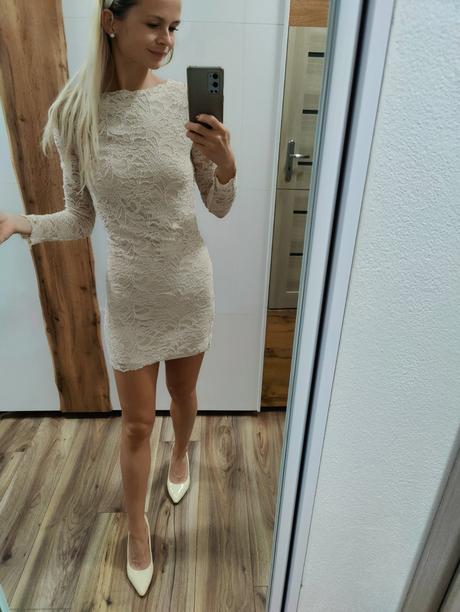 Čipkované šaty, s