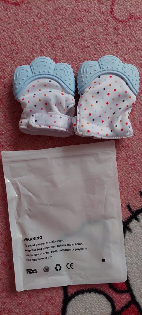 Rukavice pri prerezávaní zúbkov,