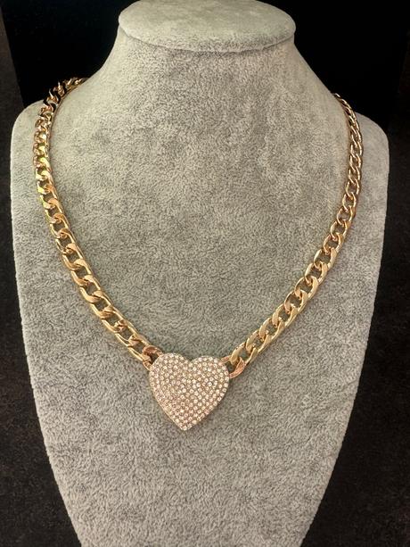 Retiazka so srdiečkom,