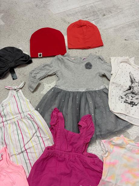 Balík oblečenia pre dievčatko veľkosť 80, 68–80