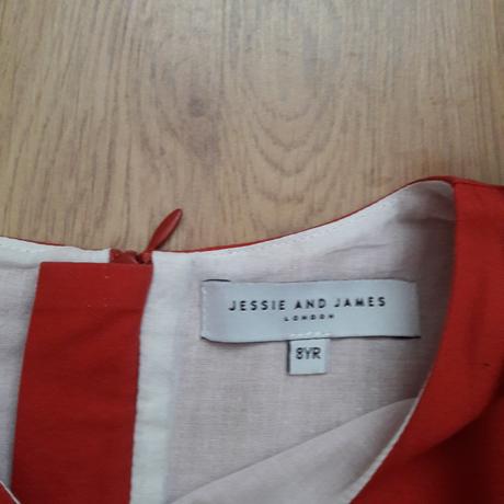 Dievčenské šaty, 128