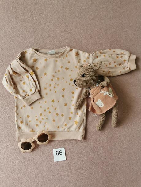 Mikinka s ligotavymi hviezdičkami a puff rukavmi, 86