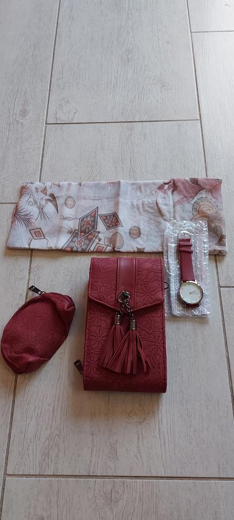 4-dielna súprava kabelka, peňaženka...,