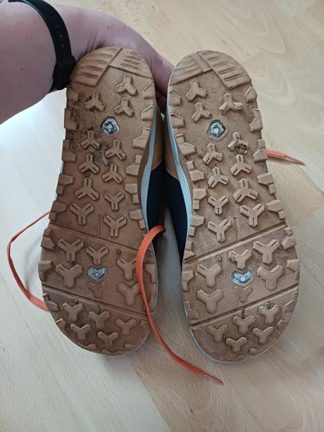 Prechodne topanky z decathlonu, quechua,37