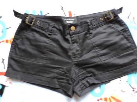 Čierne krátke nohavice mierne elastické, gate,s