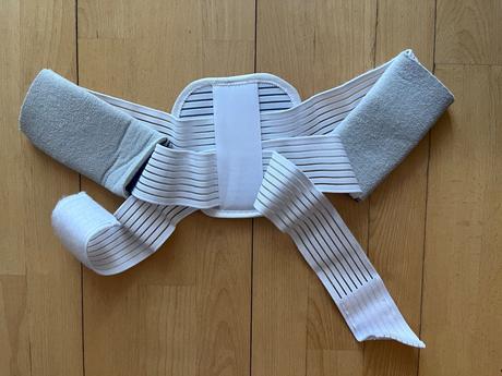 Pomôcka na vystretý chrbat na vek cca 10 rokov, 