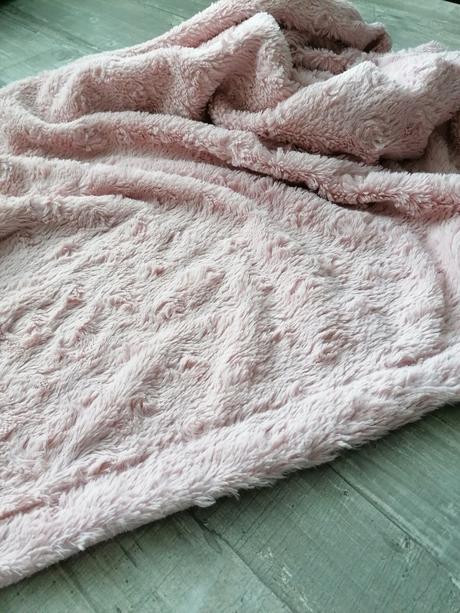 Deka ružová, 