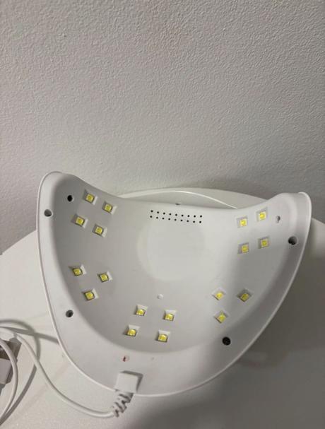 Uv lampa na nechty, 