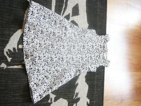 Dievcenske saty, palomino,122