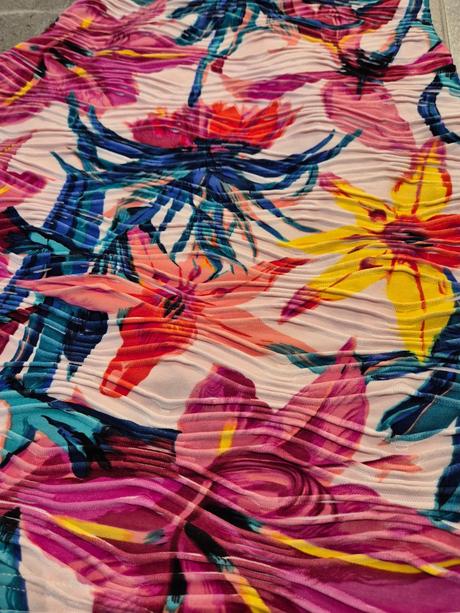 Kvetované šaty, amisu,38