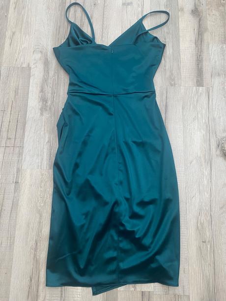 Smaragdovo zelené šaty, s
