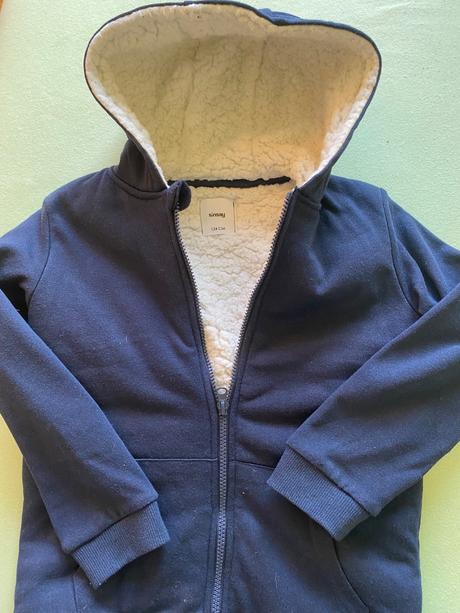 Zateplena mikina na zips s kapucnou, sinsay,134