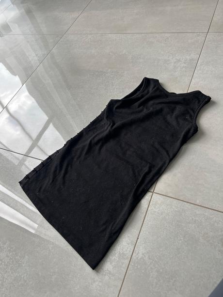 Dressed to party, 104