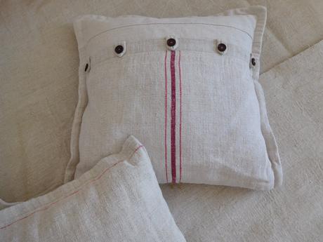 Vankúše menšie , vačšie, podlhovasté,, 