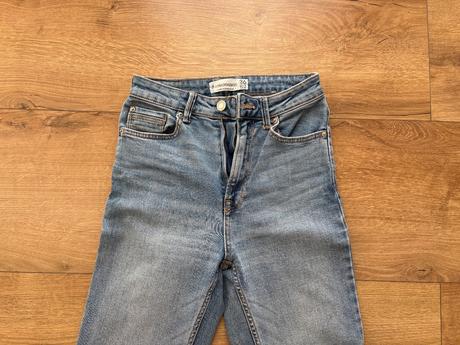 Mom fit džínsy úzkeho strihu, stradivarius,36