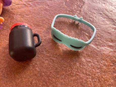 Lol babika s fialovou celenkou, 