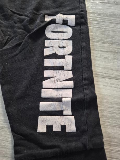 Pyžamo fortnite, 152