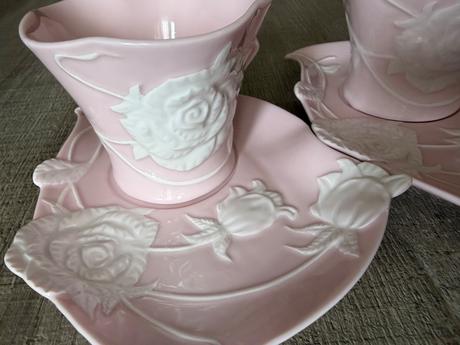 Šálky z ružového porcelánu 2ks,
