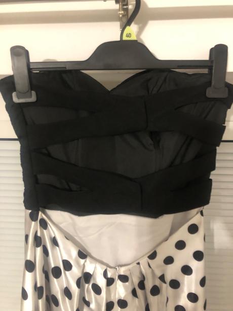 Spoločenské šaty, 34